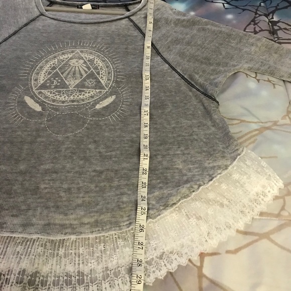 Mystical Billabong long sleeve top - Picture 8 of 14